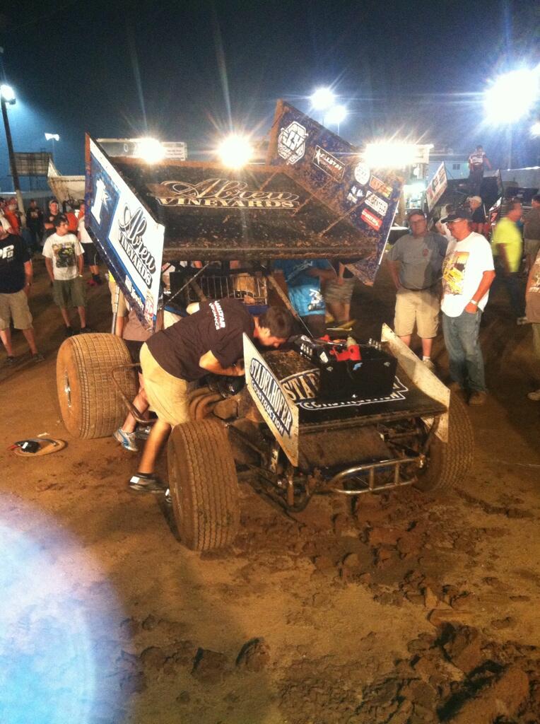 Crew getting Larson ready for Feature no 2 at Lernerville